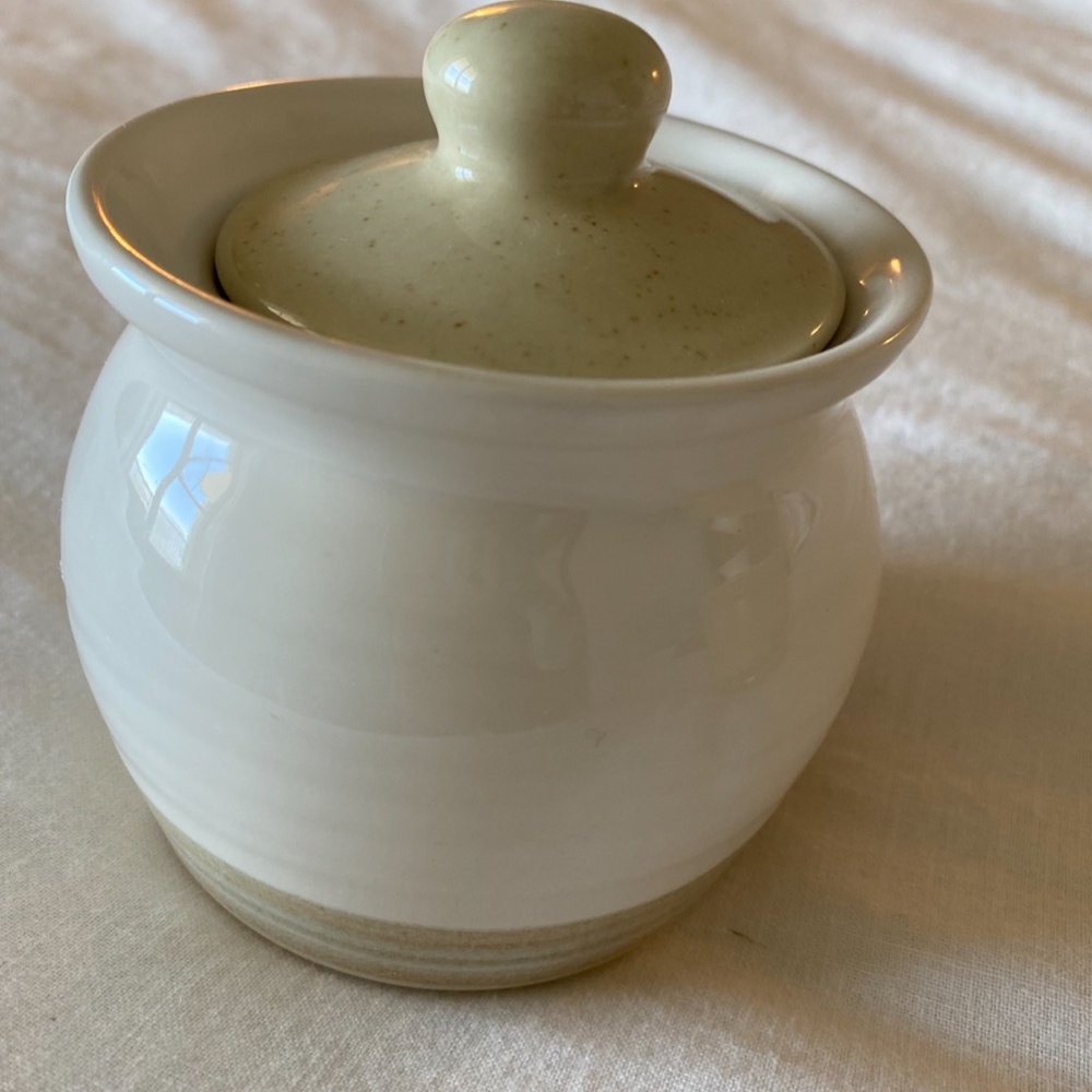 Small Vintage Container - Picture 2 of 2